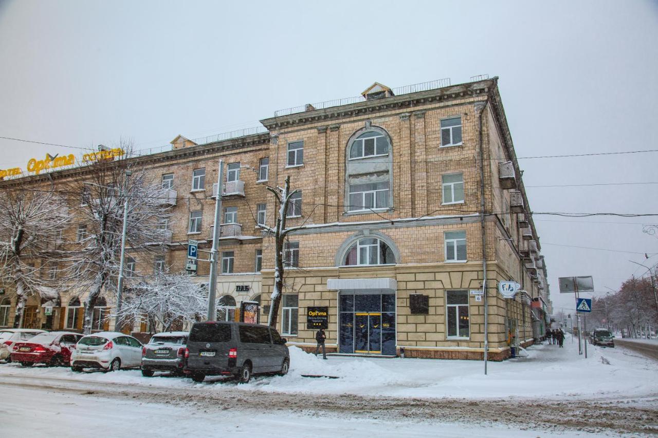 Optima Cherkasy Hotel Bagian luar foto